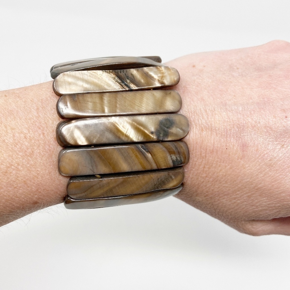 River Shell Stretch Bracelet